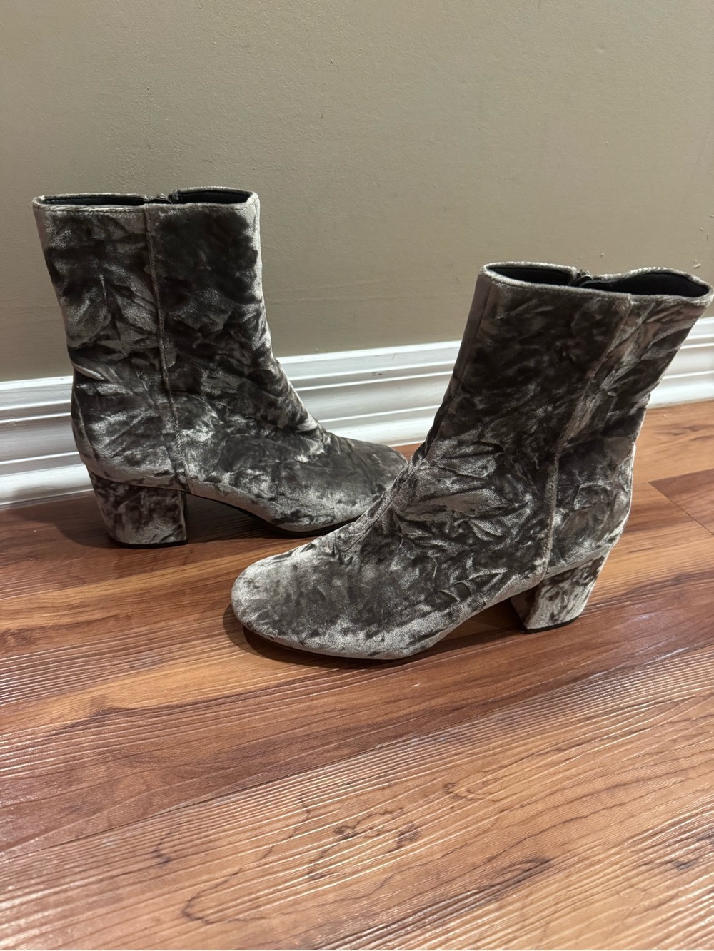 Via Spiga Crushed Velvet Mid-Heel Ankle Boots in Gray